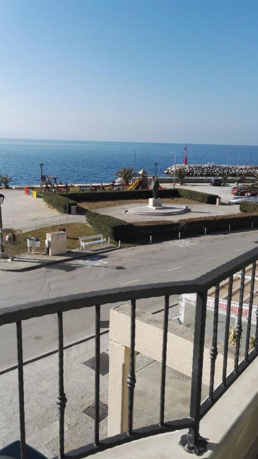 Apartment Dalma Podgora Exterior photo
